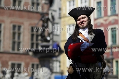 Gdansk, Konkurs na gdanskiego pirata. Przed miejska...