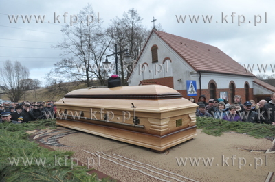 Niestepowo na Kaszubach w gminie Zukowo. Pogrzeb wieloletniego...