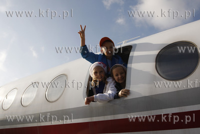 Uczniowie trzech gdanskich szkol poleciali samolotem...