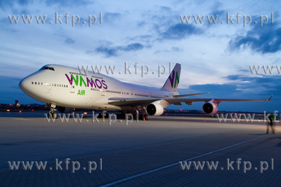 Boeing 747-400 linii Wamos Air na lotnisku w Gdańsku....