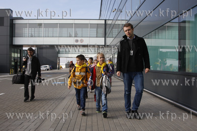 Uczniowie trzech gdanskich szkol poleciali samolotem...
