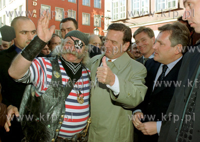 Kanclerz Niemiec Gerhard Schroder i prazydent Aleksander...