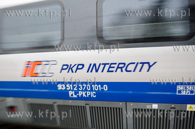 Dwa pociagi Pendolino PKP Intercity na Dworu Glownym...