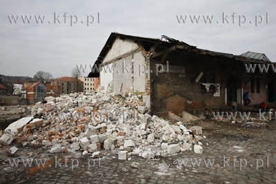 Wyburzanie budynków byłego dworca kolejowego Gdańsk...
