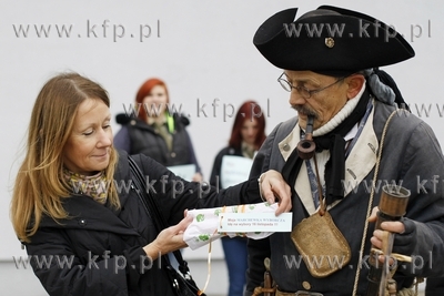 Gdansk Nowy Port. Performance wyborczy pod haslem Marchewka...