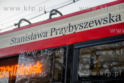 Gdansk. Przystanek tramwajowy Urzad Miejski. Uroczystosc...