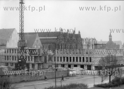 Budowa Teatru Wybrzeze w Gdansku, widok od Targu Drzewnego,...